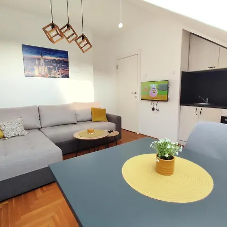 아파트 Ns Dan Private Parking 노비사드